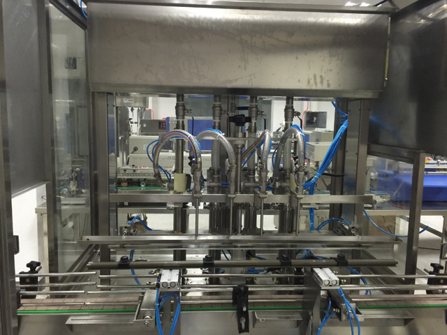 mašine za punjenje sa četiri glave.jpg