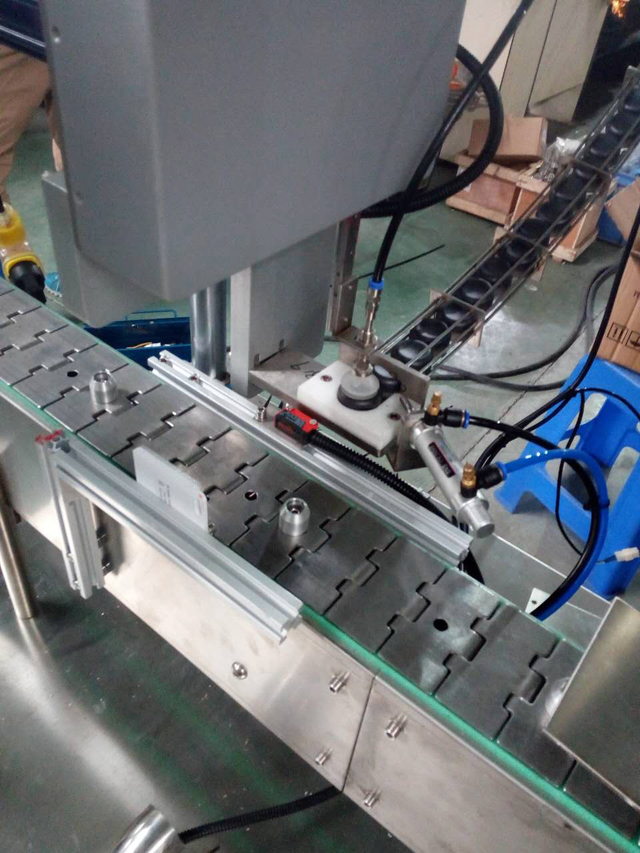 kapice robot hrani slike.jpg