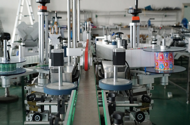 mašina za dvostrano etiketiranje.jpg