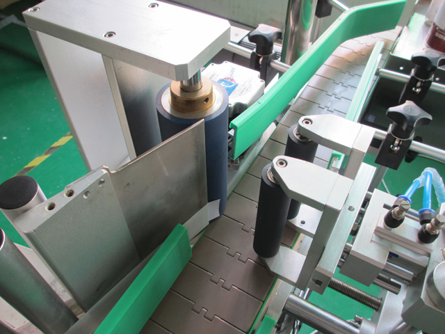 PLC controlling system bottle labeling machine OPREMA ZA OZNAČAVANJE BOCA PLC2.jpg