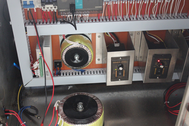 interna mašina electronic.jpg