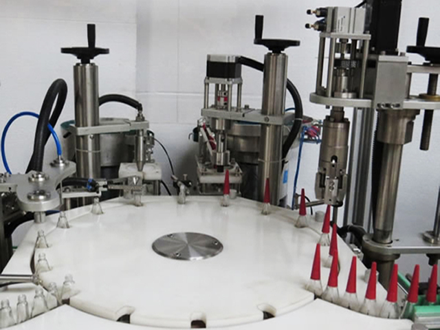 punjenje laka za nokte rotary cappping.jpg