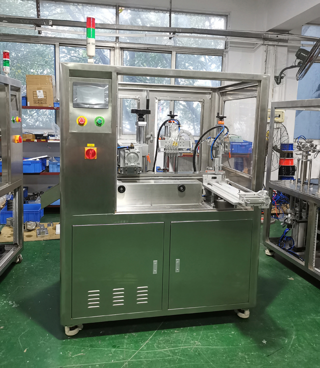 mašina u rezervoaru.jpg