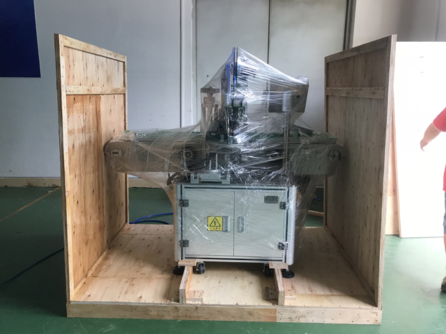 mašina za etiketiranje karmina.jpg