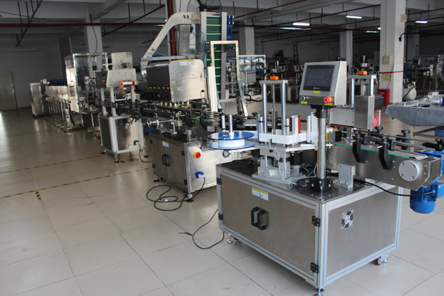 automatic bottle screw capping machine HIGH SPEW CAPPING MACHINE.jpg