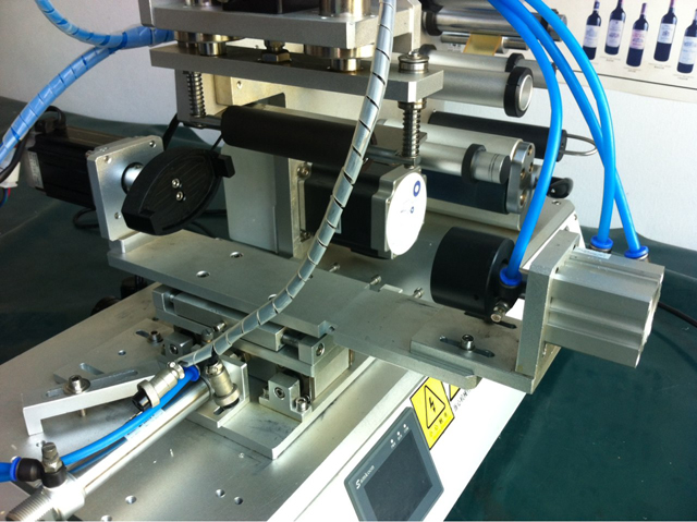 mašine za etiketiranje Glava za etiketiranje .jpg