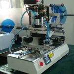 Pneumatska mašina za valjanje etiketa ravnih kvadratnih okruglih boca sa koderom