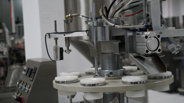 zaptivač za punjenje cevi plastic.jpg