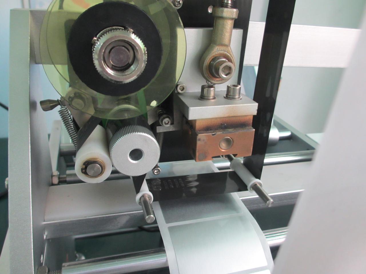 syringe labeling with printing coding function etiketa šprica sa koderom za štampanje (5).JPG