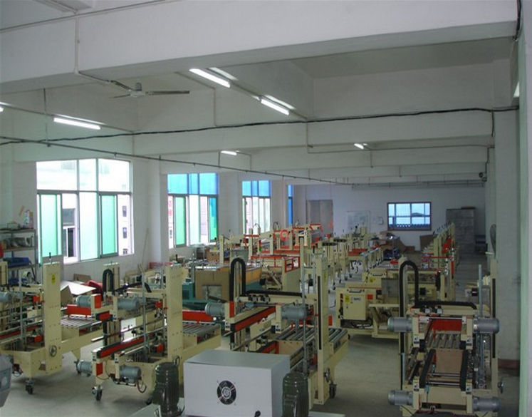 semi automatic carton sealing equipment oprema za zatvaranje kartona poluauto.jpg
