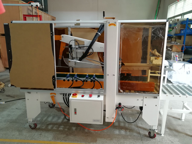 zaptivač kartona sa uređajem za topljenje lepka (1).jpg