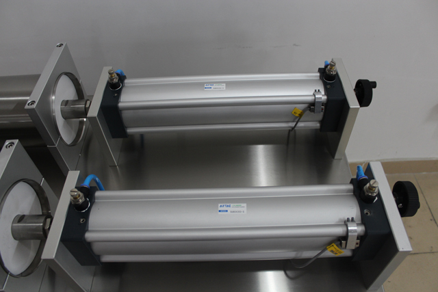 pneumatska mašina za punjenje.jpg