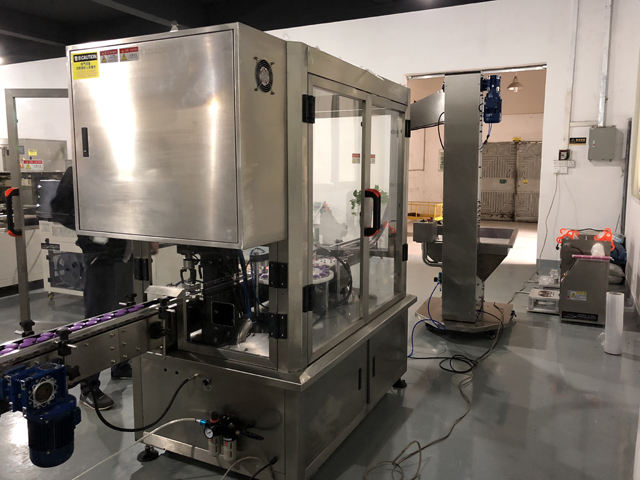 crtež mašine za zatvaranje staklenki kreme (2).jpg